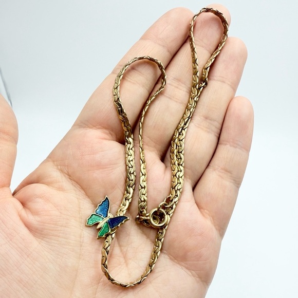 Vintage AVON Goldtone Green Enamel Butterfly - Picture 5 of 8